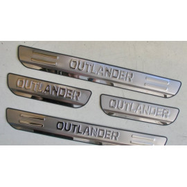 Накладки на пороги Mitsubishi Outlander 2016